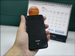 Philips V808 Android smartphone caught on camera