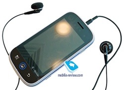 Motorola CLIQ/DEXT gets reviewed and photographed