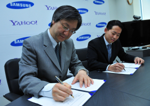 Samsung says it will add Yahoo! services to Google Android phones